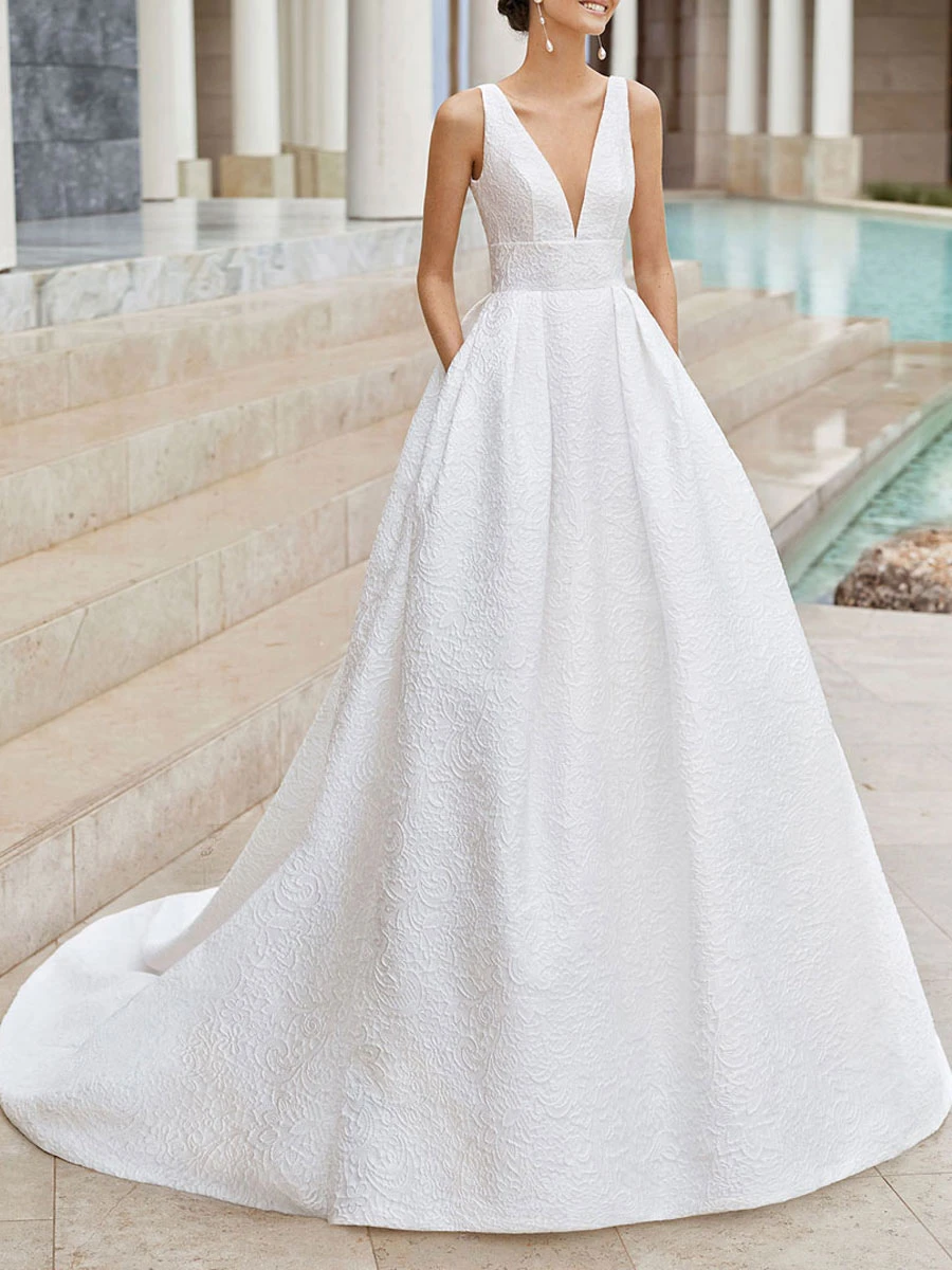 White Princess Ball Gown Wedding Dress Silhouette V-Neck Sleeveless With Train Bridal Gowns Free Customization