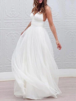 Simple Wedding Dresses 2023 A Line V Neck Straps Backless Tulle Beach Wedding Bridal Dress