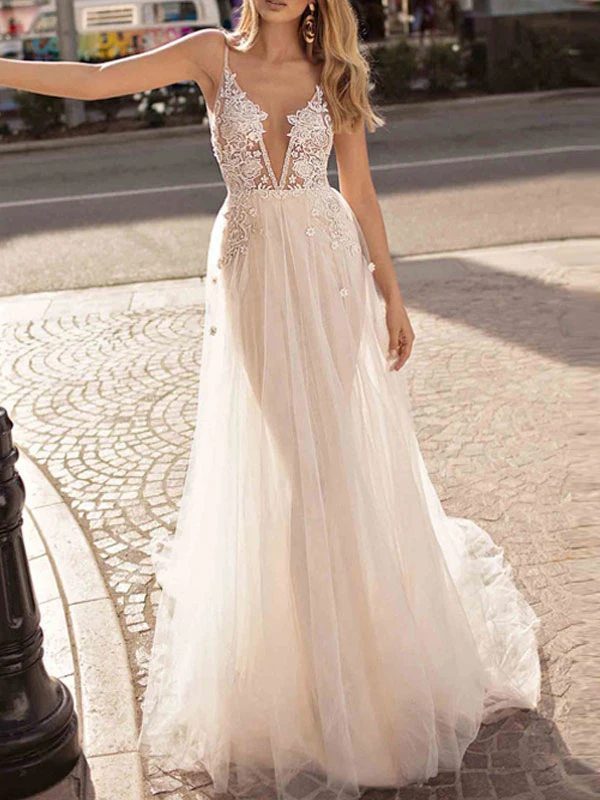 Boho Wedding Dress 2023 A Line V Neck Straps Sleeveless Tulle Beach Bridal Gowns