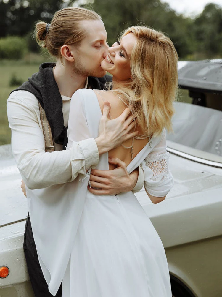 White Simple Causal Wedding Dress With Train A-Line V-Neck Long Sleeves Backless Chains Bridal Gowns Free Customization - Image 5