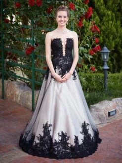 Black Wedding Dresses 2023 Lace A-Line Sleeveless With Train Bridal Gown Free Customization