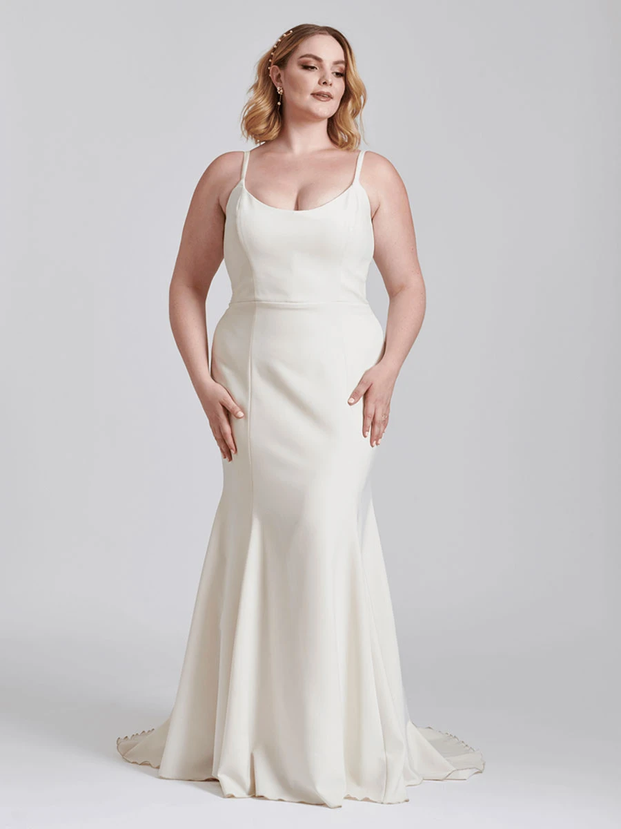 Ivory Plus Size Wedding Dresses 2023 With Train Sleeveless Square Neck Bridal Dresses Free Customization